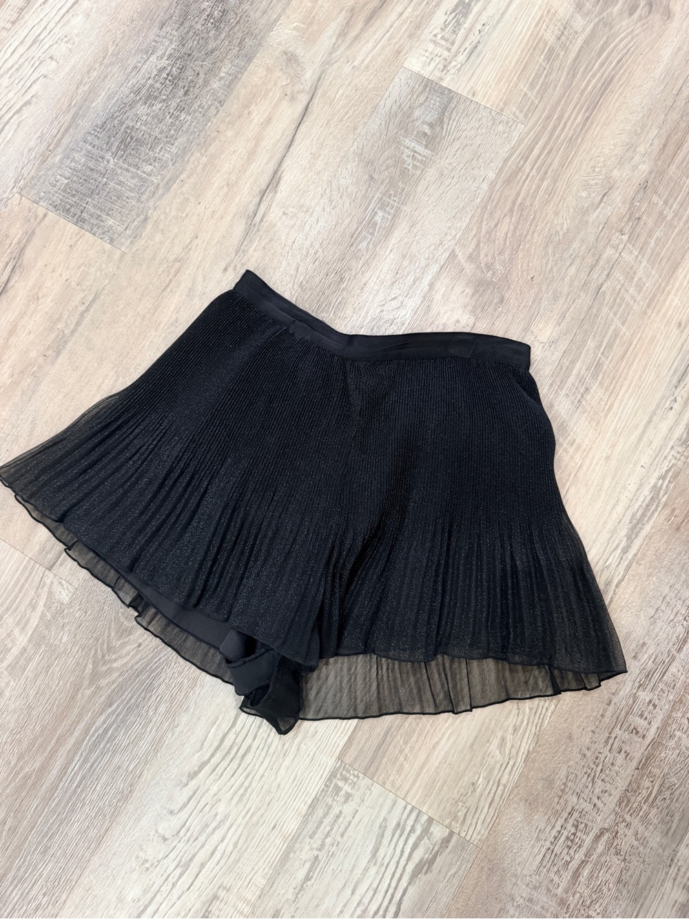 H&M Black Pleated Chiffon Shorts xs